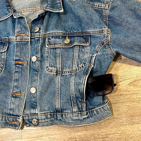 Asos - Cropped Jean Jacket - US Size 6 - Picture 4 of 16